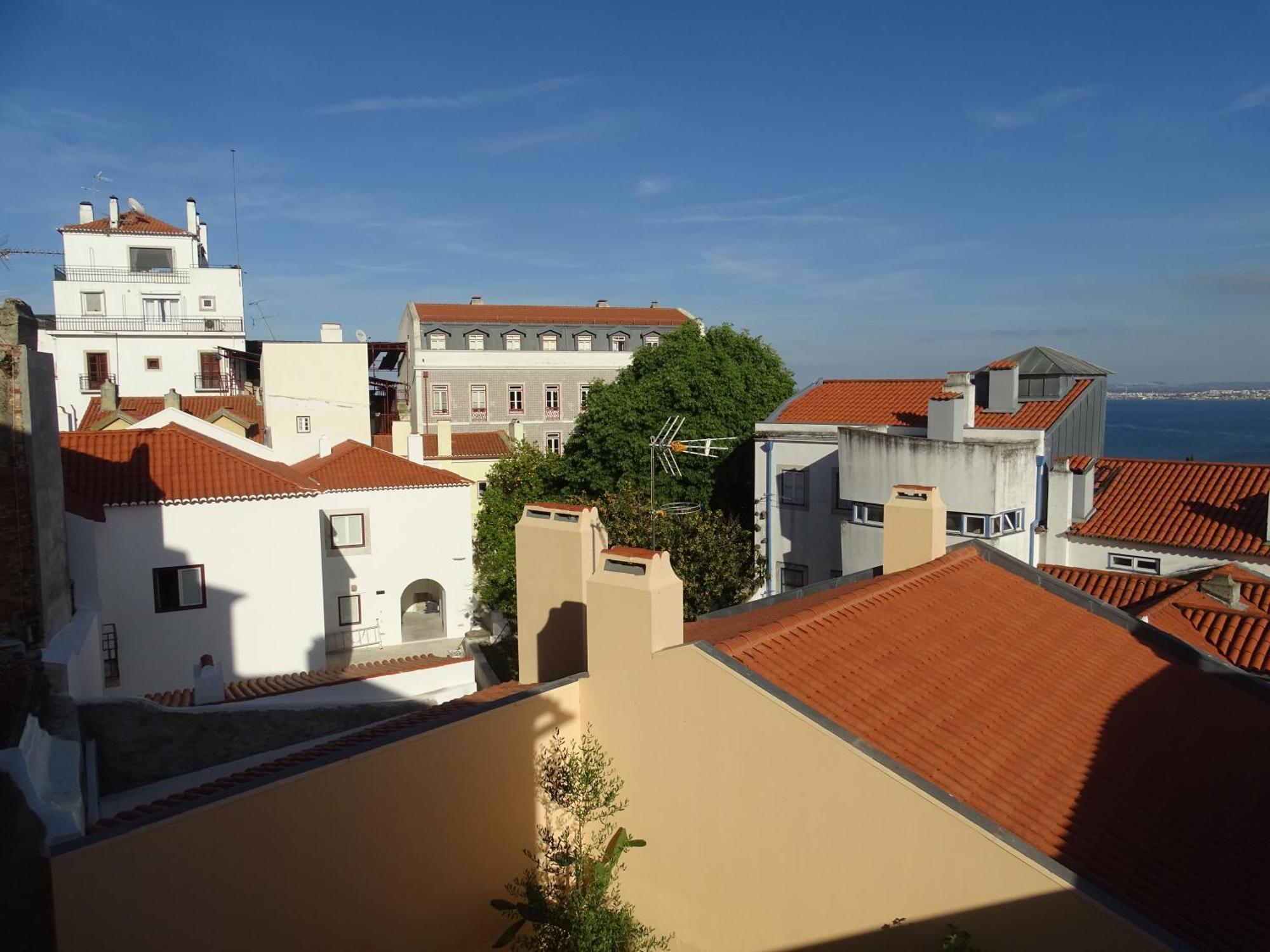 Apartments Center Castelo De Sao Jorge Lisbon Exterior photo